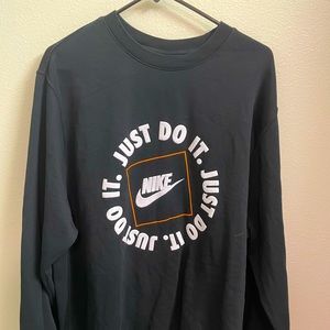 Black Nike crewneck long sleeve